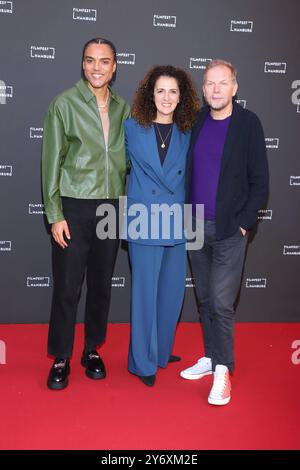 Filmfest Eroeffnung in Hamburg Malika Rabahallah, Helge Albers, Lamin Leroy gibba, Filmfest Eroeffnung, Cinemaxx Hamburg, 26.09.2024 *** Eröffnung des Filmfests in Hamburg Malika Rabahallah, Helge Albers, Lamin Leroy gibba, Filmfesteröffnung, Cinemaxx Hamburg, 26 09 2024 Copyright: xEventpressxBecherx Stockfoto