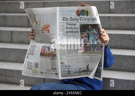 Aktenfoto vom 31/05/19 von The Daily Telegraph Masthead. Der Bieterkrieg um den Kauf des Zeitungsgeschäfts Telegraph nähert sich seinem Abschluss, während die letzte Frist für Übernahmeangebote vorliegt. Potenzielle Interessenten für den Kauf der Telegraph Media Group haben bis Ende Freitag Zeit, um Angebote für die zweite Runde einzureichen. Es wird davon ausgegangen, dass mindestens drei Parteien, einschließlich britischer und internationaler Unternehmen, im Rahmen des Kaufs des Unternehmens sind. Es ist die letzte Phase eines sich verdrehenden Eigentümerprozesses für den historischen Londoner Verlag. Ausgabedatum: Freitag, 27. September 2024. Stockfoto