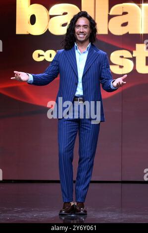 Moreno Porcu nimmt am Fotocall der Rai-fernsehsendung „Ballando con le Stelle 2024“ im Auditorium Rai Foro Italico in Rom Teil. Stockfoto