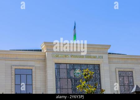 Taschkent, Usbekistan - 5. Mai 2023: Gebäude des Rathauses „Hokimiyat“ Stockfoto