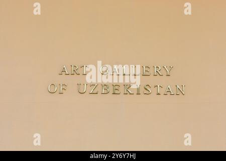 Taschkent, Usbekistan - 14. Juli 2023: Zentrale Kunstgalerie in der Nähe des zentralen Platzes Mustaqillik. Stockfoto