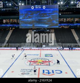 SAP Garden, Innenansicht, totale. GER, Red Bull Muenchen / Buffalo Sabres, Eishockey, Morning Skate Sessions vor dem Grand Opening des SAP Garden, 27.09.2024. Foto: Eibner-Pressefoto/Franz Feiner Stockfoto