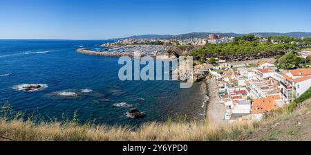 Häuser und Strand von Cala Margarida, Camino de Ronda, Costa Brava, Palamós, Girona, Katalonien, Spanien Stockfoto