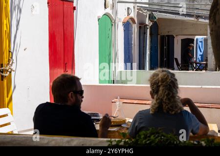 Typische Fischerhäuser, Cala S'Alguer, Palamós, Girona, Katalonien, Spanien Stockfoto