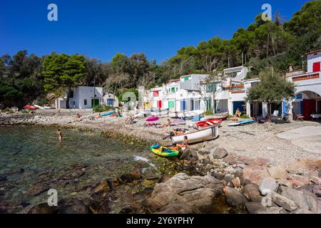 Typische Fischerhäuser, Cala S'Alguer, Palamós, Girona, Katalonien, Spanien Stockfoto