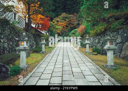 Details zu den Eingängen und Dächern der Stadt Koyasan Street Stockfoto