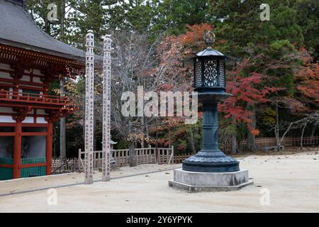 Detail des Eingangs zum Tempel in Koya Stockfoto