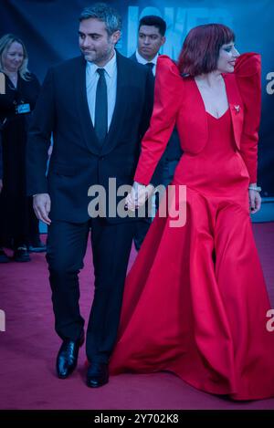 Lady Gaga und Michael Polansky nehmen an der britischen Premiere von „Joker Folie à Deux“ auf dem Cineworld Leicester Square Teil. (Foto: Loredana Sangiuliano / SOPA Images/SIPA USA) Stockfoto