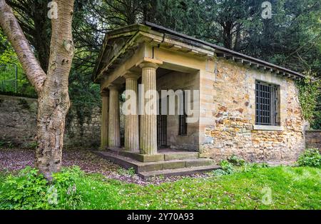 Das Graf's House ist ein Sommerhaus im griechischen Stil am Ufer des Flusses Wear, benannt nach dem polnischen Entertainer Graf Joseph Boruwlaski. Durham, Großbritannien Stockfoto