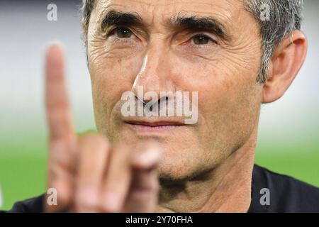 Rom, Italien. September 2024. Trainer Ernesto Valverde, der in der ersten Qualifikationsrunde der Europa League zu sehen war – im 1. Legspiel zwischen Roma und Athletic Bilbao im Olympiastadion. Endergebnis; Roma 1:1 Athletic Bilbao. Quelle: SOPA Images Limited/Alamy Live News Stockfoto