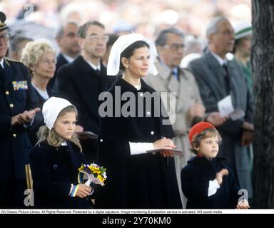 Königin Silvia von Schweden mit ihren Kindern, Kronprinzessin Victoria, Prinz Carl Philip, feiert den schwedischen Nationalfeiertag in Skansen am 6. juni 1986 in Stockholm. Stockfoto