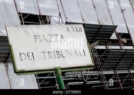 Roma, Italien. September 2024. Lavori di ristrutturazione delle facciate della Suprema Corte di Cassazione. Palazzo di Giustizia in Piazza Cavour a Roma, Venerdì 27 Settembre 2024 (Foto Mauro Scrobogna/LaPresse) Renovierungsarbeiten an den Fassaden des Obersten Kassationsgerichts. Justizpalast auf der Piazza Cavour in Rom, Freitag, 27. September 2024 (Foto: Mauro Scrobogna/LaPresse) Credit: LaPresse/Alamy Live News Stockfoto