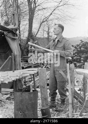 Hürdenmacher, William John Crouch, 1. Januar 1940 Stockfoto