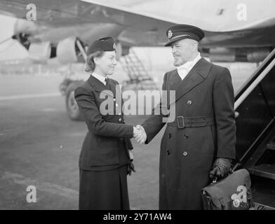 BÄRTIGER PILOT FÜR PRINCESS'S FLUG NACH KANADA CAPTAIN O. P. JONES , bärtiger Pilot , der den B.O.A.C. Stratocruiser beherrscht , der Prinzessin Elizabeth und Prinz Philip ( Duke of Edinburgh ) zur königlichen Tour nach Kanada bringt . Clarence House gab bekannt, dass die Tour – die aufgrund der Angst um den König nach seiner Operation verschoben wurde – am 9. Oktober in Quebec beginnen wird . Die Prinzessin und der Herzog von Edinburgh verlassen London am 7. Oktober auf dem Luftweg. Das B.O.A.C. Flugzeug für den Flug ist eines, das normalerweise mit dem Monach-Dienst fliegt. Entfernung des Fluges, wahrscheinlich bis Mon Stockfoto