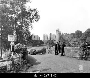 Eine Brücke über den Medway, in Penshurst, Kent. 22. September 1960 Stockfoto