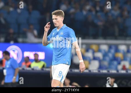 Neapel, Italien. September 2024. Scott McTominay vom SSC Napoli gibt beim Coppa Italia Freccia Rossa Spiel zwischen SSC Napoli und Palermo FC Gesten aus. Neapel gewinnt mit 5:0. (Kreditbild: © Agostino Gemito/Pacific Press via ZUMA Press Wire) NUR REDAKTIONELLE VERWENDUNG! Nicht für kommerzielle ZWECKE! Stockfoto