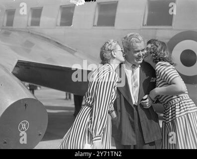 Jet Airliner bricht Rekord. Das Vickers Viking Jet-Flugzeug von Captain J (Matt) Summers, Chief Test Pilot von Vickers, brach heute den Rekord für den 200 Meilen Flug zwischen Paris und London, indem er den Flug in 36 Minuten absolvierte. Diese Zahlen sind bisher inoffiziell. Der Jet war auf einem Entwicklungsflug zum Jahrestag der ersten Überquerung des Kanals durch Louis Bleriot vor 39 Jahren. Das Flugzeug startete heute Morgen von einem Privatflugplatz in Surrey, und das war die Rückfahrt. Das Bild zeigt: Captain Summers, Pilot des ersten Jet-Linienflugzeugs der Welt, das die Paris zerbrach Stockfoto