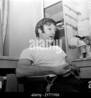 Der US-amerikanische Schauspieler Richard Chamberlain, der Millionen von Fernsehzuschauern als Dr. Kildare bekannt ist, wird am 27. März 1969 in seiner Garderobe im Birmingham Repertory Theatre dargestellt Stockfoto