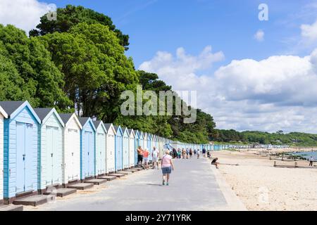 Strandhütten Mudeford Beach Hütten zu vermieten und Avon Beach ein langer Sandstrand in Mudeford Dorset Avon Beach Hütten Dorset England Großbritannien GB Europa Stockfoto