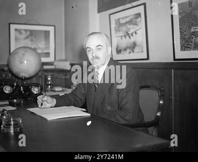Air Marshal Collier Der Zweite Air Chief Tritt Zurück. Air Vice-Marshall Sir Conrad Collier hat gestern Abend seinen Job als Controller für technische und operative Dienste in Höhe von 2.250 Pfund im Jahr zurückgetreten. Ministerium für Zivilluftfahrt. Der Rücktritt erfolgte aufgrund der Unstimmigkeit von Sir Conrad mit anderen hohen Beamten. Sie tritt ab dem 16. März in Kraft und kam als Überraschung für das Ministerium. 20. Februar 1948. Stockfoto