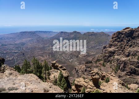 Blick auf die Berglandschaft vom Mirador del Pico de los Pozos de las Nieves. Gran Canaria. Kanarische Inseln. Spanien. Stockfoto