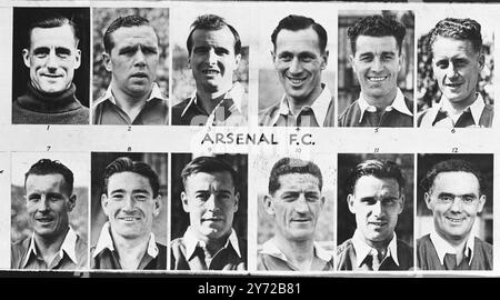 Arsenal Football Club, Saison 1947-1948. Die untererwähnten Arsenal-Fußballvereine gehören zu den Spielern, die in der laufenden Saison in den ersten elf Jahren regelmäßig zu spielen sind. 1 . George Headley, Swindon, Torwart 2. Laurence Scott, rechts hinten (England International) 3. Wally Barnes, links hinten. 4. Joseph Mercer, linke Hälfte (Captain, England International) 5. Leslie Compton, Mitte halb 6. Archibald Renwick Macauley, Rechte Hälfte (Schottland) International 7. George Donald Roper, rechts 8. James Logie, innen rechts 9 Reginald Lewis, Mitte vorne 10. Ronald Leslie R. Stockfoto