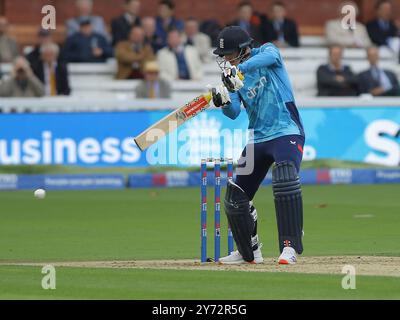 London, Großbritannien. September 2024. London, England, 27. September 2024: Harry Brook (88 England) spielte beim Fourth Metro Bank One Day International Spiel zwischen England und Australien auf dem Lord's Cricket Ground in London. (Jay Patel/SPP) Credit: SPP Sport Press Photo. /Alamy Live News Stockfoto