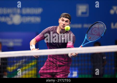 Tokio, Japan. September 2024. JACK DRAPER (GBR) trifft auf H. Hurkacz (POL) während eines Männer-Singles-Spiels der Kinoshita Group Japan Open Tennis Championships 2024 im Ariake Coloseum. Dies ist das am längsten laufende ATP Tour-Turnier in Asien, das erstmals 1972 ausgetragen wurde. (Kreditbild: © Rodrigo Reyes Marin/ZUMA Press Wire) NUR REDAKTIONELLE VERWENDUNG! Nicht für kommerzielle ZWECKE! Stockfoto