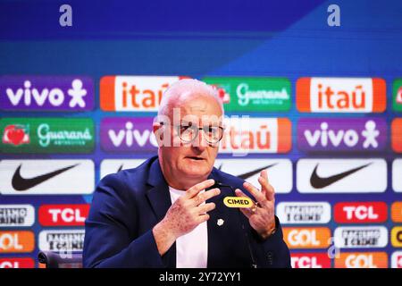 Rio De Janeiro, Brasilien. September 2024. Trainer der brasilianischen Männer-Fußballmannschaft, während der Bekanntgabe der Spieler für die nächsten Spiele für die WM-Qualifikation 2026 - Spiele gegen Chile und Peru, im Hauptquartier des brasilianischen Fußballverbandes CBF, in Barra da Tijuca, westlich der Stadt, diesen Freitag, den 27. September. Quelle: Brazil Photo Press/Alamy Live News Stockfoto