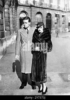 Herr Charles Sweeny und Frau Margaret Whigham , die in den Flitterwochen in Paris24. Februar 1933 in London verheiratet waren Stockfoto