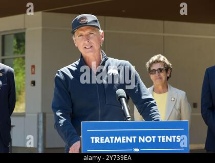 Redwood City, KALIFORNIEN - 14. Mai 2024: Gouverneur Gavin Newsom spricht bei einer Pressekonferenz über die Aktualisierung der Bemühungen der staaten zur Transformation des mentalen Gesundheitssystems. Stockfoto