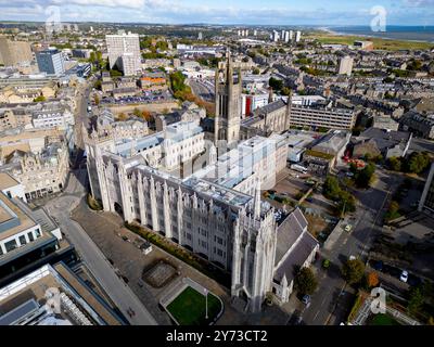 Luftaufnahme von der Drohne des Marischal College im Stadtzentrum von Aberdeen, Aberdeenshire, Schottland, Großbritannien Stockfoto