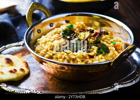 Dhal mit Kürbis. Indische Küche selektiver Schwerpunkt. Stockfoto