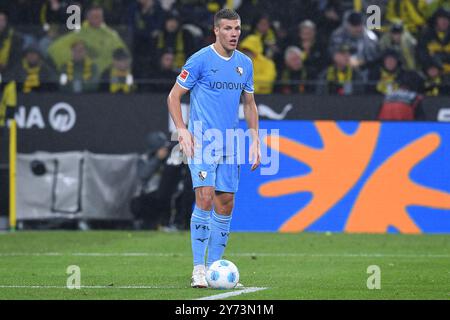 Dortmund, Deutschland. September 2024. Fußball 1. Bundesliga 5. Spieltag Borussia Dortmund - VfL Bochum am 27.09.2024 im Signal Iduna Park in Dortmund Jakov Medic ( Bochum ) DFL-Vorschriften verbieten jede Verwendung von Fotografien als Bildsequenzen und/oder Quasi-Video. Foto: Revierfoto Credit: ddp Media GmbH/Alamy Live News Stockfoto