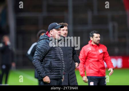 Unterhaching, Deutschland. September 2024. Marc Unterberger (SpVgg Unterhaching, Chef-Trainer), SpVgg Unterhaching vs. SV Sandhausen, Fussball, 3. Liga, 8. Spieltag, Saison 24/25, 27.09.2024, DFL-VORSCHRIFTEN VERBIETEN DIE VERWENDUNG VON FOTOS ALS BILDSEQUENZEN, Foto: Eibner-Pressefoto/Jenni Maul Credit: dpa/Alamy Live News Stockfoto