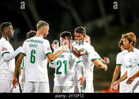 Portugal. September 2024. Geny Catamo Mittelfeldspieler von Sporting CP feiert, nachdem er beim Liga Portugal Betclic Spiel zwischen GD Estoril Praia und Sporting CP am 27. September 2024 im Estadio Antonio Coimbra da Mota ein Tor geschossen hat. Liga Portugal Betclic - GD Estoril de Praia vs Sporting CP (Valter Gouveia/SPP) Credit: SPP Sport Press Photo. /Alamy Live News Stockfoto