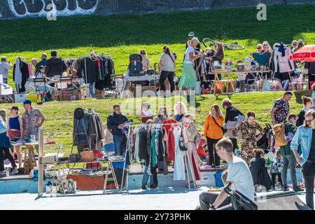 Göteborg, Schweden - Mai 29 2022: Straßenflohmarkt Megaloppis in Mallorna. Stockfoto