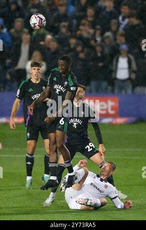 Birkenhead, Großbritannien. September 2024. Tyrese Fornah aus Salford City führt den Ball an. EFL Skybet Football League Two Match, Tranmere Rovers gegen Salford City, Prenton Park, Birkenhead, Wirral am Freitag, den 27. September 2024. Dieses Bild darf nur für redaktionelle Zwecke verwendet werden. Nur redaktionelle Verwendung, .PIC von Chris Stading/ Credit: Andrew Orchard Sportfotografie/Alamy Live News Stockfoto