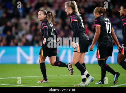 Chelsea's Guro Reiten (links) feiert mit seinen Teamkollegen, nachdem sie während des Spiels der Barclays Women's Super League im Londoner Selhurst Park das vierte Tor des Spiels erzielt haben. Bilddatum: Freitag, 27. September 2024. Stockfoto