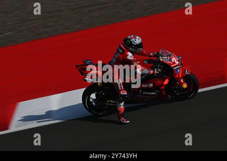 Lombok, Indonesien. September 2024. Freies Training vor dem Pertamina Grand Prix von Indonesien der MotoGP auf dem Mandalika Circuit. September 2024 im Bild: Enea Bastianini Entrenamientos libres Previos al Gran Premio Pertamina de MotoGP deIndonesia en el circuito de Mandalika, 27 de septiembre de 2024 POOL/MotoGP.com/Cordon Pressebilder sind nur für redaktionelle Zwecke bestimmt. Obligatorischer Vermerk: © MotoGP.com Credit: CORDON PRESS/Alamy Live News Stockfoto