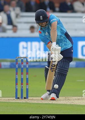 London, Großbritannien. September 2024. London, England, 27. September 2024: Will Jacks (85 England) spielt beim Fourth Metro Bank One Day International Spiel zwischen England und Australien auf dem Lord's Cricket Ground in London. (Jay Patel/SPP) Credit: SPP Sport Press Photo. /Alamy Live News Stockfoto