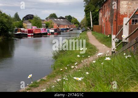 Der Trent & Mersey Kanal in Shardlow, Nottinghamshire, England Stockfoto