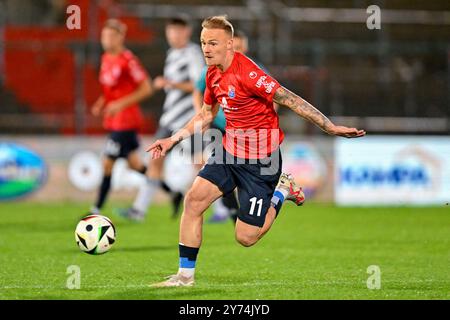 Unterhaching, Deutschland. September 2024. Thomas Winkelbauer (Unterhaching, 11) am Ball, 27.09.2024, Unterhaching (Deutschland), Fussball, 3. LIGA, SPVGG UNTERHACHING - SV SANDHAUSEN, DFB/DFL-VORSCHRIFTEN VERBIETEN JEDE VERWENDUNG VON FOTOGRAFIEN ALS BILDSEQUENZEN UND/ODER QUASI-VIDEO. Quelle: dpa/Alamy Live News Stockfoto