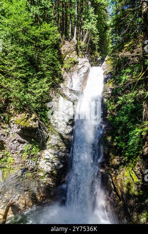 Cascade Falls liegt nordöstlich von Mission, BC, Kanada Stockfoto