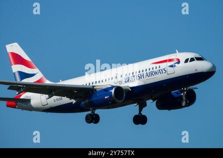 Fluggesellschaft British Airways Flugzeuglande Airbus A319 Airways Airways Airline Airlines betrieben Flugzeuge Jets auf Verkehrsflugzeug Flugzeug Berlin Stockfoto