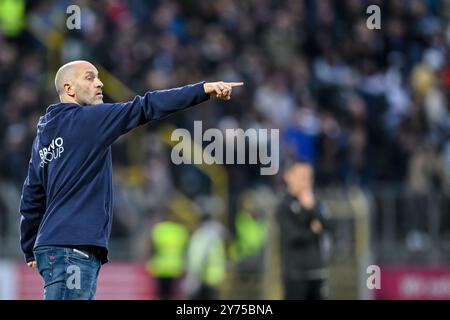 Ulm, Deutschland. September 2024. Fußball: Bundesliga 2, SSV Ulm 1846 - Eintracht Braunschweig, Spieltag 7, Donaustadion. Braunschweiger Trainer Daniel Scherning gestikuliert. Vermerk: Harry langer/dpa/Alamy Live News Stockfoto