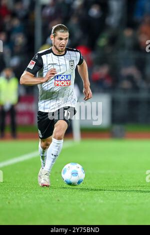 Ulm, Deutschland. September 2024. Fußball: Bundesliga 2, SSV Ulm 1846 - Eintracht Braunschweig, Spieltag 7, Donaustadion. Ulms Dennis Chessa in Aktion. Vermerk: Harry langer/dpa/Alamy Live News Stockfoto