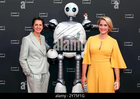 Malika Rabahallah, Rozzum 7134 und Judith Rakers bei der Premiere des Animationsfilms der wilde Roboter / der Wilde Roboter auf dem 32. Filmfest Hamburg 2024 im Cinemaxx Dammtor. Hamburg, 27.09.2024 *** Malika Rabahallah, Rozzum 7134 und Judith Rakers bei der Premiere des Zeichentrickfilms The Wild Robot beim Filmfest Hamburg 32 2024 im Cinemaxx Dammtor Hamburg, 27 09 2024 Foto:XC.xTamckex/xFuturexImagex Roboter 4908 Stockfoto