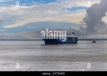 Fahrzeugträger LakeHerman fährt nach dem Verlassen der Royal Portbury Docks auf See Stockfoto