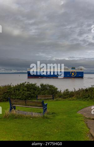 Fahrzeugträger LakeHerman fährt nach dem Verlassen der Royal Portbury Docks auf See Stockfoto